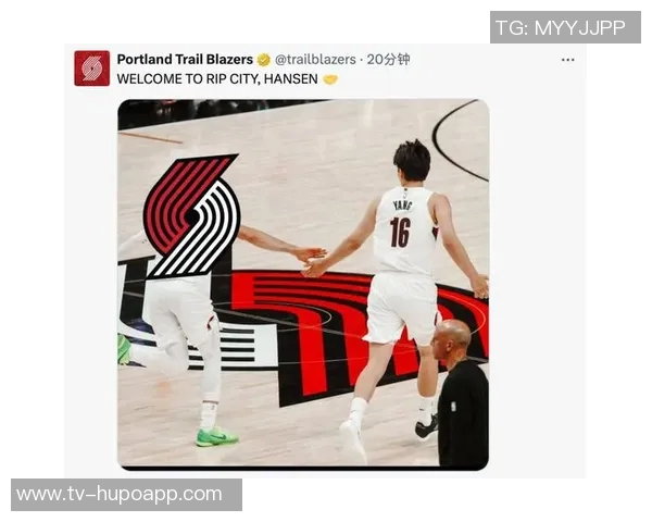 开拓者前线记者小傅期待小杨在篮球场上展现真实自我的那一天