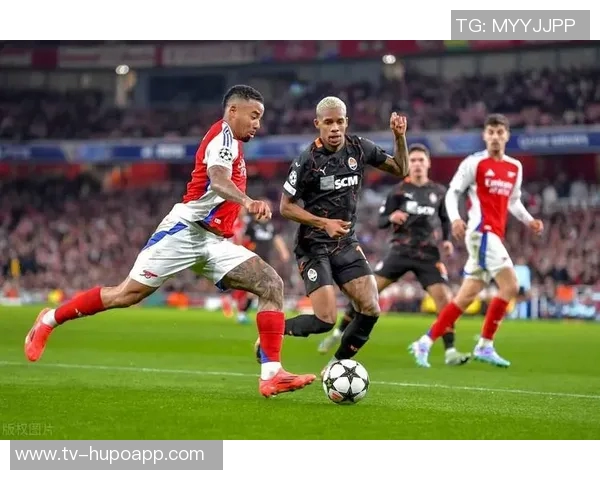 英超历史首次单日四场比赛均以2比1结束引发热议